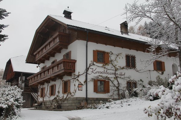 Winter Präsentationsbild Ferienwohnungen auf dem Bauernhof Kerschbaumerhof