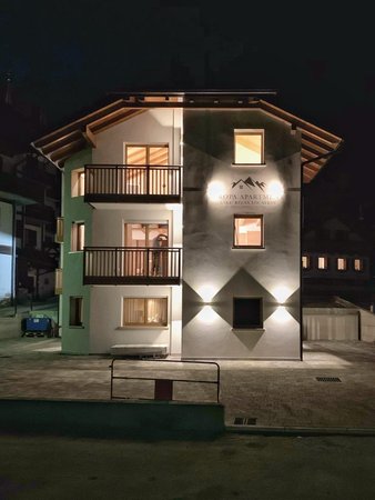 Photo exteriors in winter Europa Mountain Apartments
