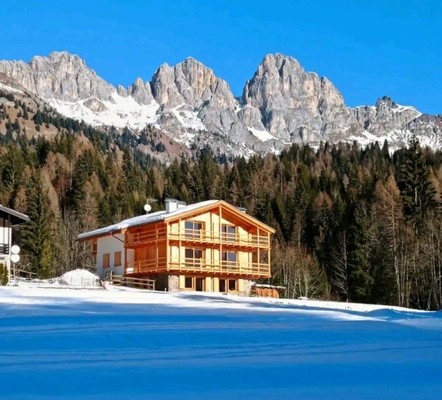 Foto Außenansicht Ferienwohnungen Tabià sui Prà