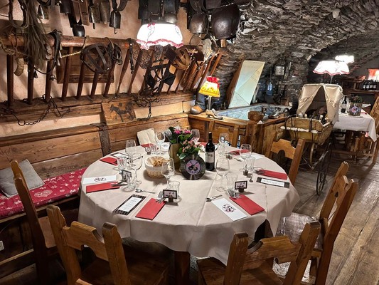 The restaurant Pontechianale (Valle Varaita) Le Montagnard