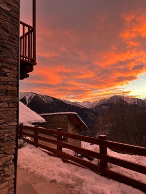 Foto Außenansicht Bauernhof mit Restaurant Alpes d'OC Morinesio