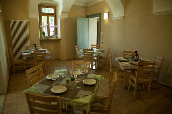 Il ristorante Dronero (Valle Maira) Ostello del Monastero