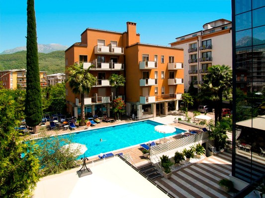 Foto esterno B&B-Hotel La Perla