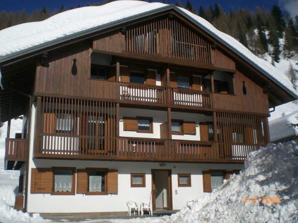 Foto invernale di presentazione Casa Scarzanella - Appartamenti