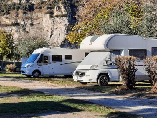 Il parcheggio Area attrezzata camper Camperstoptorbole