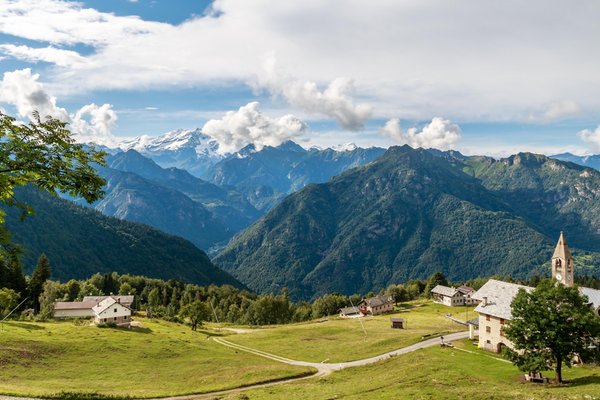 Foto estiva di presentazione Pro loco Alpe di Mera