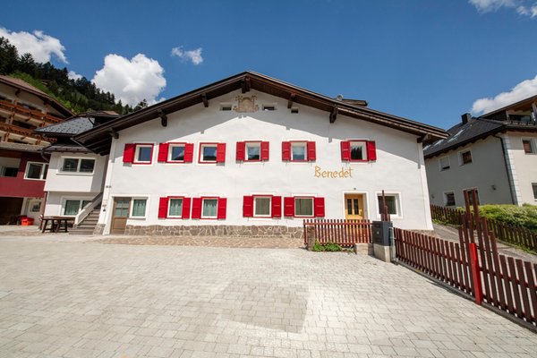 Foto Außenansicht im Sommer Dolomites Apartments Cesa Benedet
