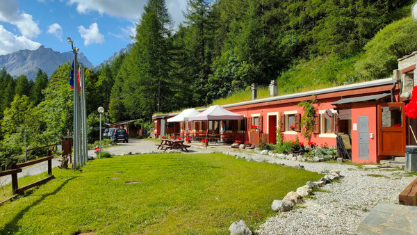 Foto esterno Rifugio Campo Base