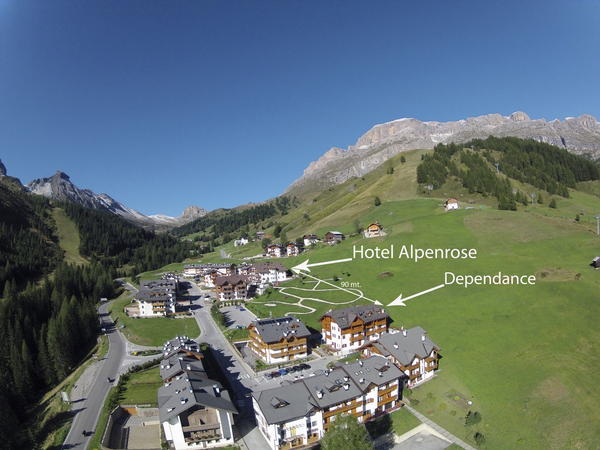 La posizione Hotel + Residence Alpenrose Arabba