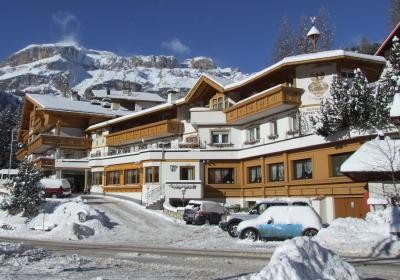 Photo exteriors Dolomites Base Camp Hotel Olympia