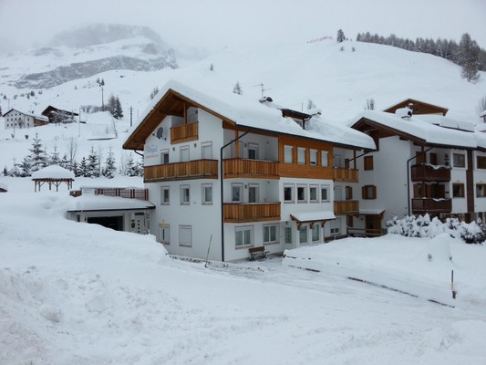 Foto Außenansicht Ferienwohnungen Alpenroyal