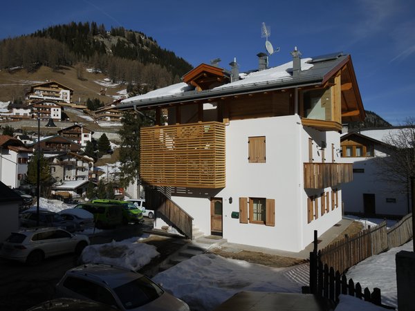 Foto Außenansicht im Winter Ferienwohnungen Home Service Arabba