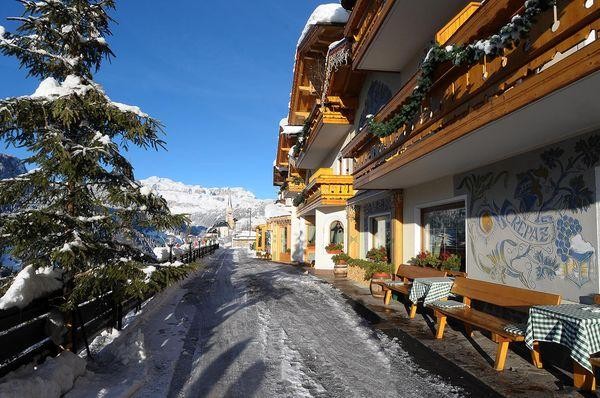 Photo exteriors Hotel Cesa Padon