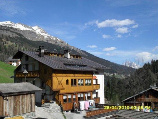 Foto Außenansicht im Sommer La Mirandola