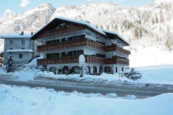 Foto esterno in inverno Marianna