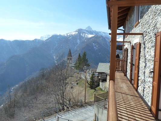 Photo of the balcony Lu Sulei