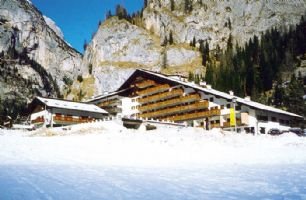 Photo exteriors in winter Principe Marmolada