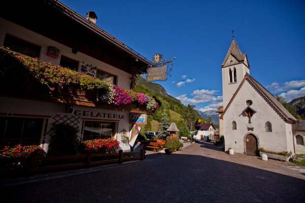 Foto esterno in estate La Montanara