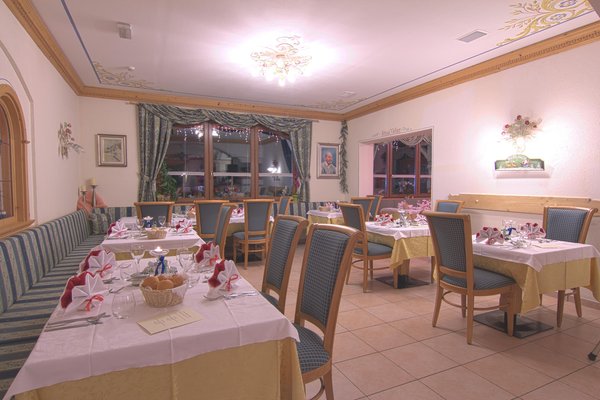 Il ristorante Col di Rocca (Marmolada) Pineta Pastry Hotel
