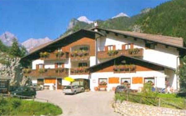 Foto Außenansicht Hotel Patri