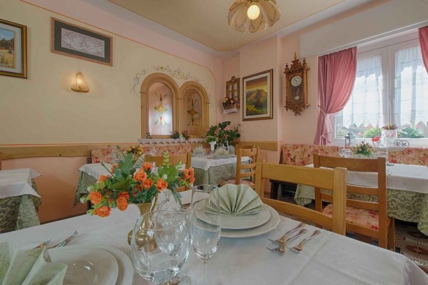 Il ristorante Saviner di Laste (Marmolada) Aurora
