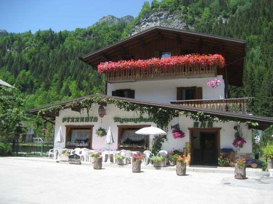 Foto esterno Camere + Appartamenti Marmolada