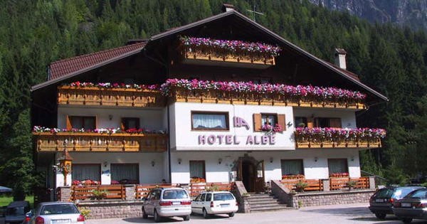 Photo exteriors Hotel Albe