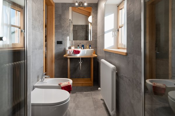 Foto del bagno Masi di montagna Chalet Bergdorf Stablo