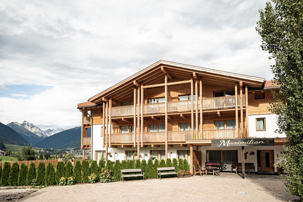 Photo exteriors Residence Maximilian