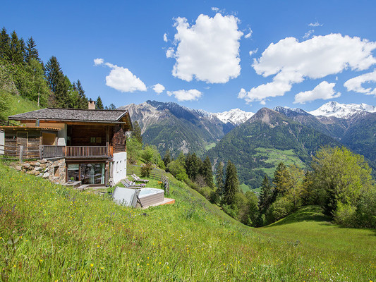 Foto Außenansicht Bergchalets auf dem Bauernhof Obertalerhof