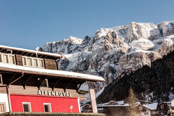 Foto esterno Hotel Alpenroyal