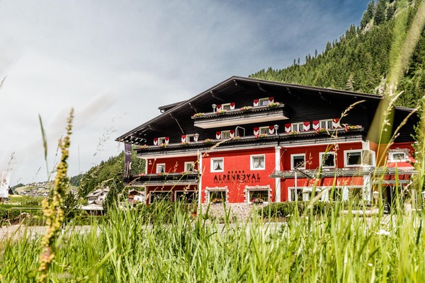 Foto Außenansicht Hotel Alpenroyal