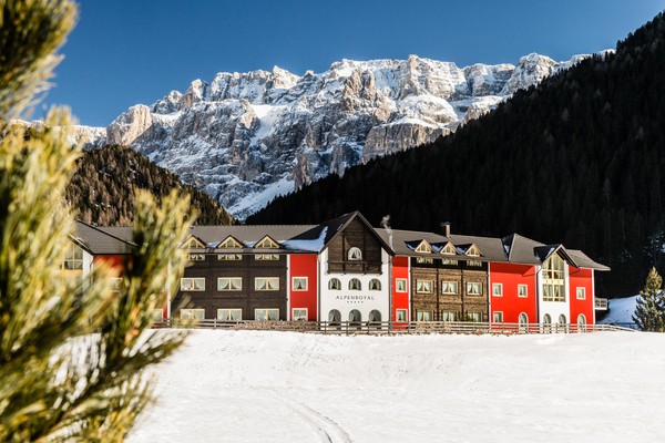 Foto esterno Hotel Alpenroyal