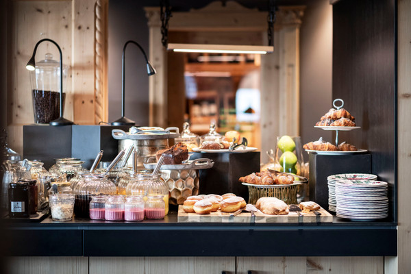The breakfast Alpstay - Hotel Acadia - Adults Only