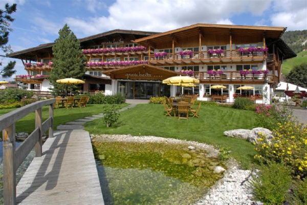 Foto estiva di presentazione Hotel Granbaita Dolomites