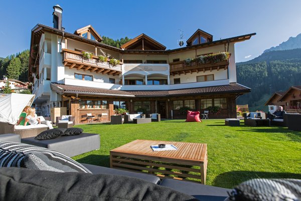 Summer presentation photo Hotel Miravalle