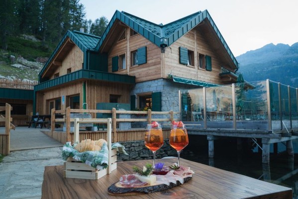 Photo exteriors Restaurant Rifugio Lago delle Malghette