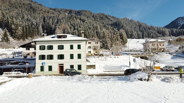 Foto invernale di presentazione Appartamenti Il Bivacco e La Casa sul Lago