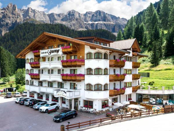 Foto estiva di presentazione Savoy Dolomites Luxury Spa Hotel