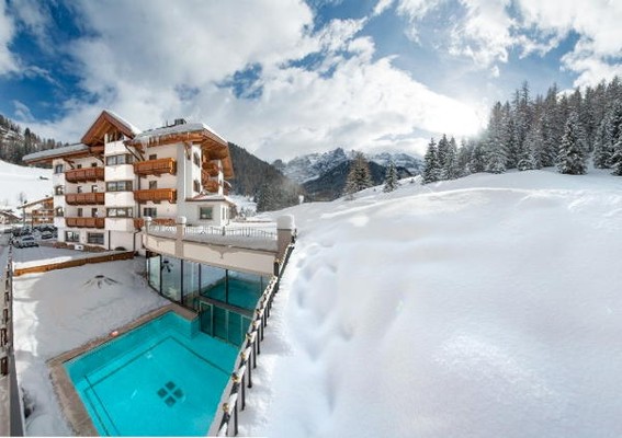 Photo exteriors Savoy Dolomites Luxury Spa Hotel