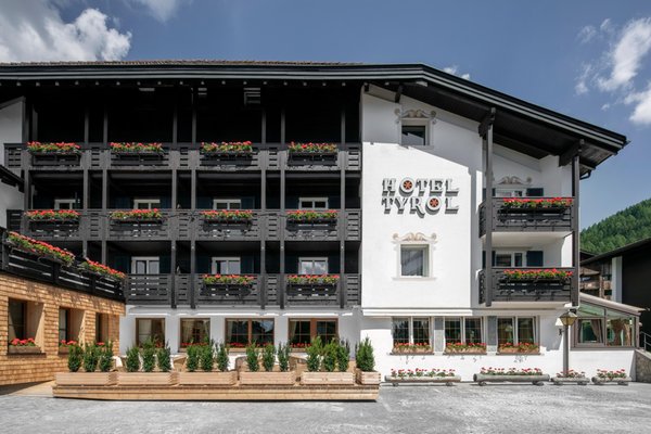 Foto estiva di presentazione Hotel Tyrol