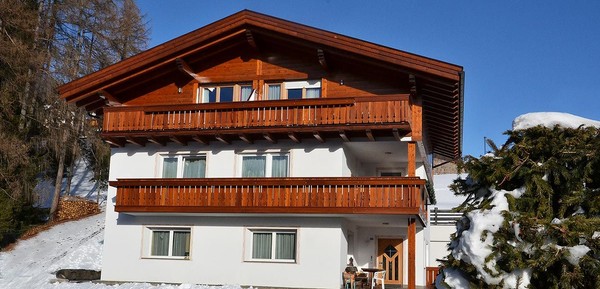 Photo exteriors Apartments Emi