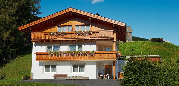 Photo exteriors Apartments Emi
