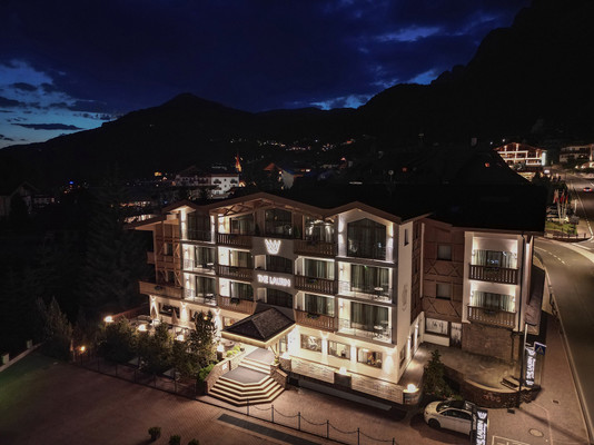Photo exteriors Hotel THE LAURIN small & charming