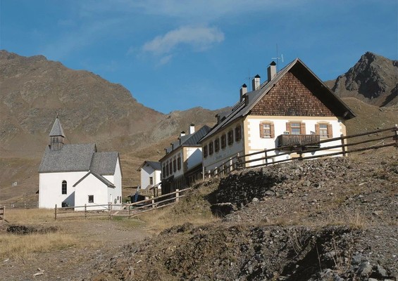 Foto esterno Rifugio con camere Monteneve