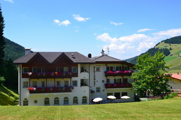 Photo exteriors in summer Scoiattolo