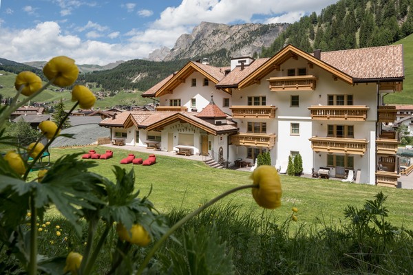 Photo exteriors Hotel Somont