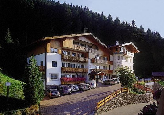 Foto Außenansicht Hotel La Pineta
