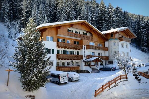 Foto Außenansicht Hotel La Pineta