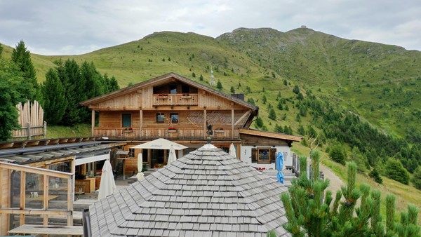 Foto esterno Rifugio Gallo Cedrone